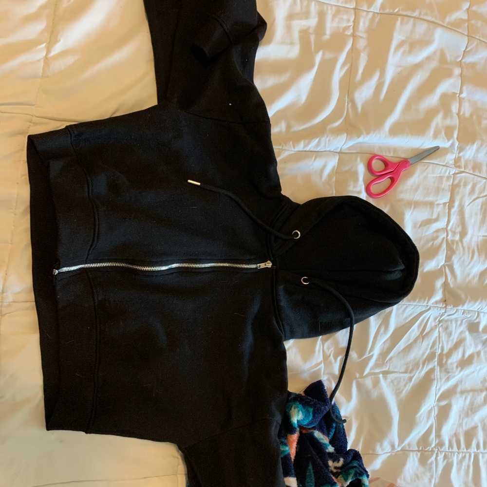 Cropped black jacket